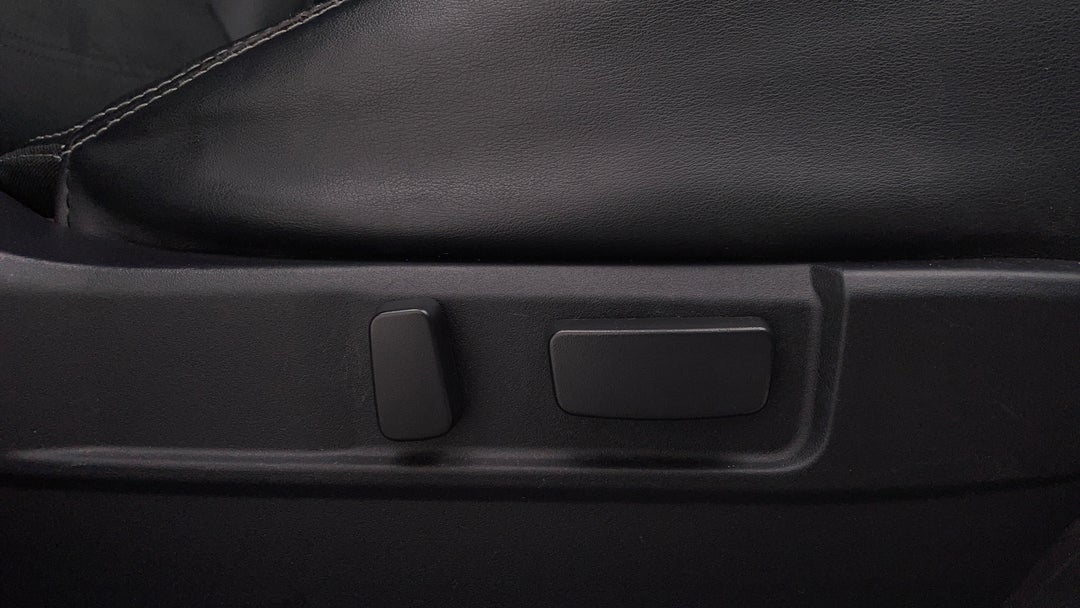 2017 Mitsubishi Outlander Ls Phev, Automatic, 140798 km, Drivers Side Adjustment Panel