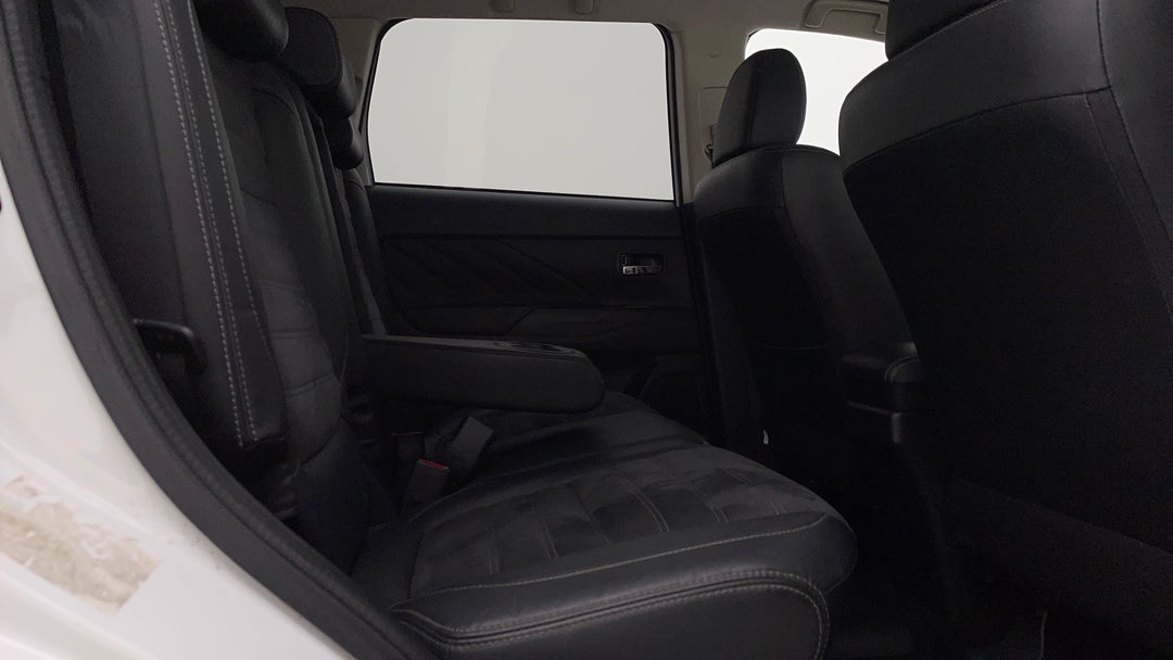 2017 Mitsubishi Outlander Ls Phev, Automatic, 140798 km, Right Side Rear Door Cabin View