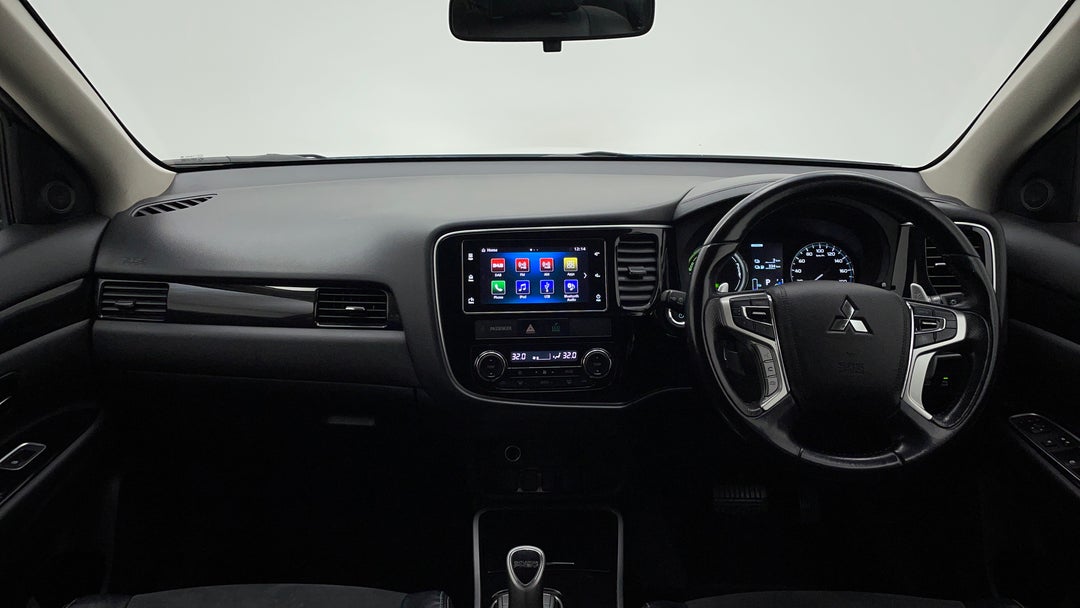2017 Mitsubishi Outlander Ls Phev, Automatic, 140798 km, Dashboard View