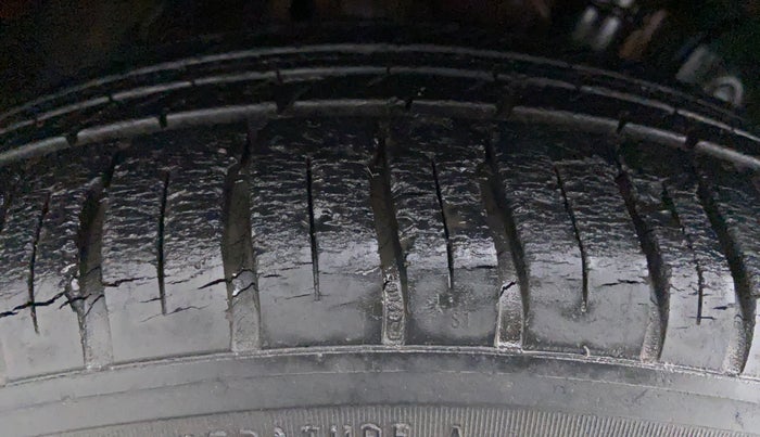 2016 Honda City SV MT PETROL, Petrol, Manual, 13,548 km, Right Rear Tyre Tread
