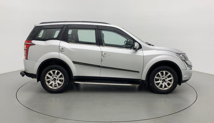 2018 Mahindra XUV500 W9 AT, Diesel, Automatic, 61,562 km, Right Side View
