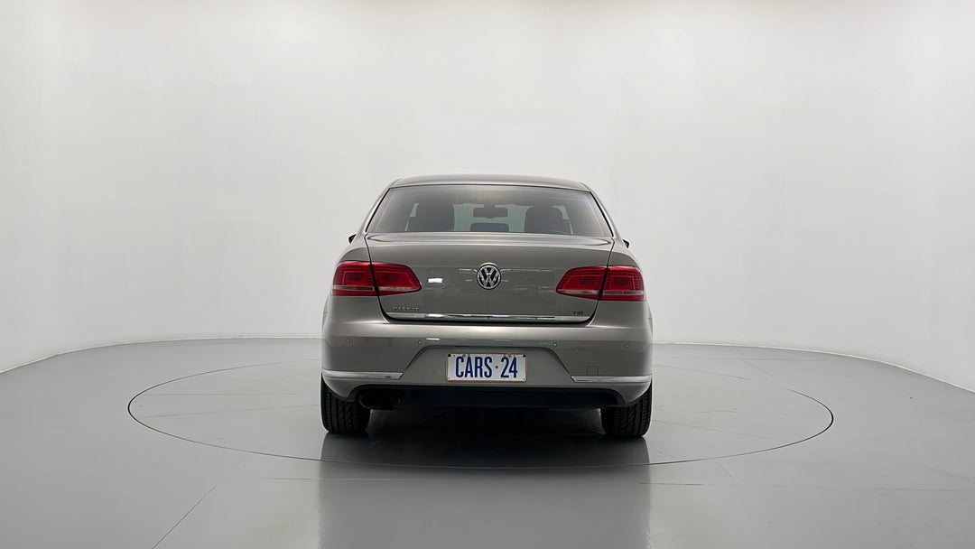 2014 Volkswagen Passat 118 Tsi, Automatic, 111884 km, Back/Rear View