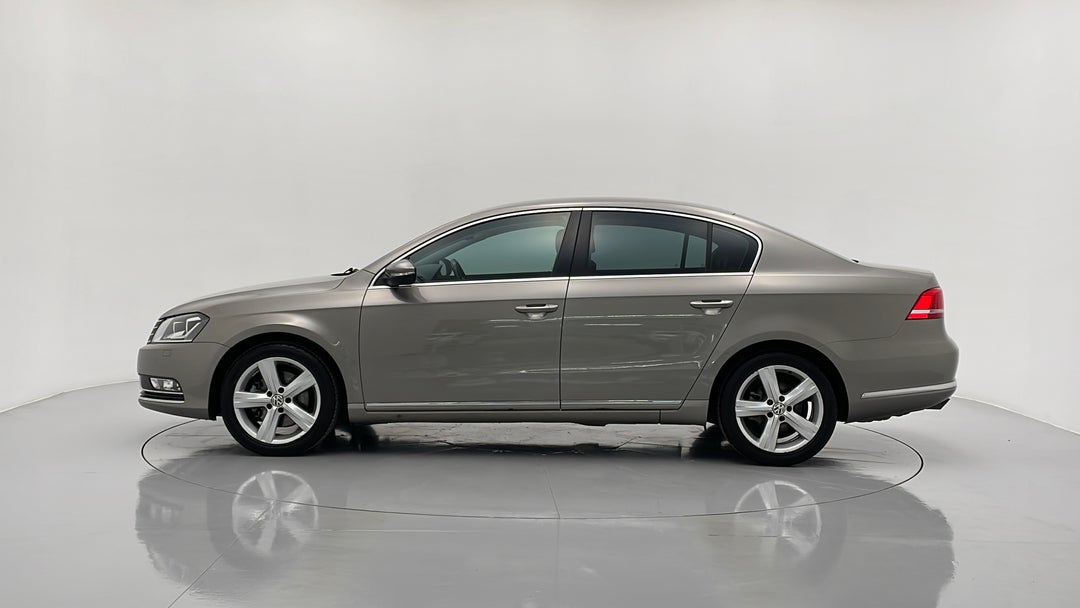 2014 Volkswagen Passat 118 Tsi, Automatic, 111884 km, Left Side View