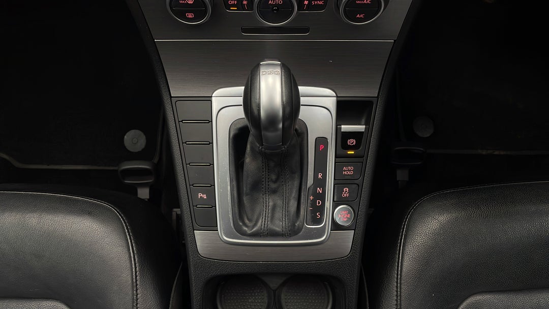 2014 Volkswagen Passat 118 Tsi, Automatic, 111884 km, Gear Lever 