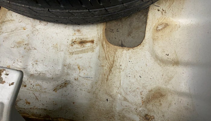 2014 Hyundai Xcent BASE 1.2, Petrol, Manual, 77,695 km, Boot floor - Slight discoloration