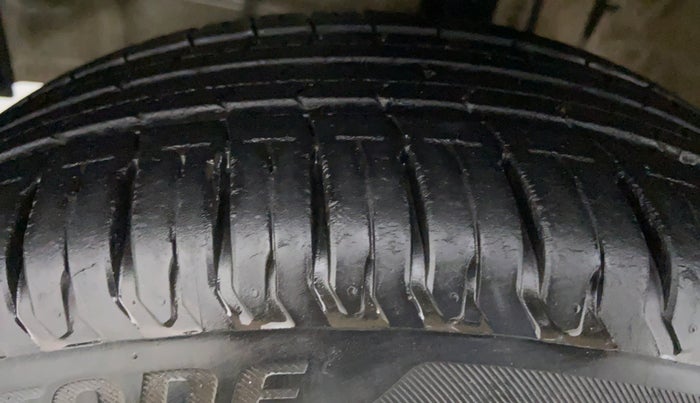 2011 Toyota Etios V, Petrol, Manual, 54,045 km, Right Front Tyre Tread