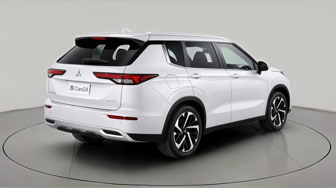 2023 Mitsubishi Outlander Aspire 7 Seat (2WD), Automatic, 27743 km, Right Back Diagonal (45- Degree) View