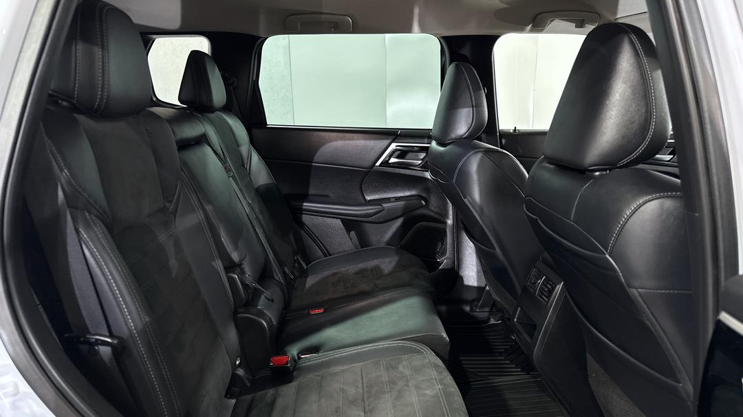 2023 Mitsubishi Outlander Aspire 7 Seat (2WD), Automatic, 27743 km, Right Side Rear Door Cabin View