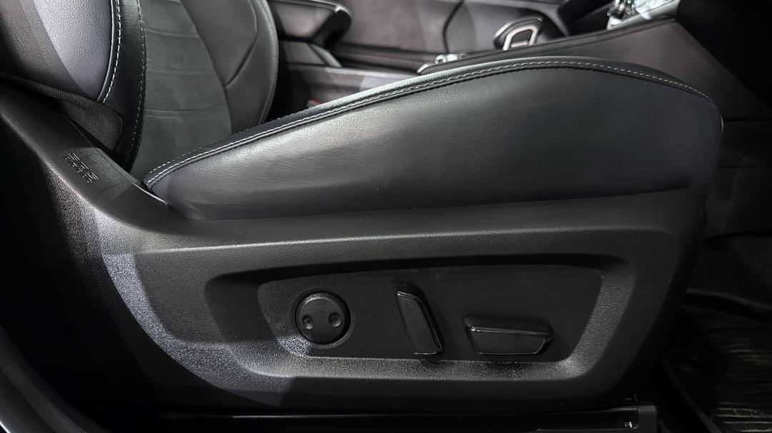 2023 Mitsubishi Outlander Aspire 7 Seat (2WD), Automatic, 27743 km, Drivers Side Adjustment Panel
