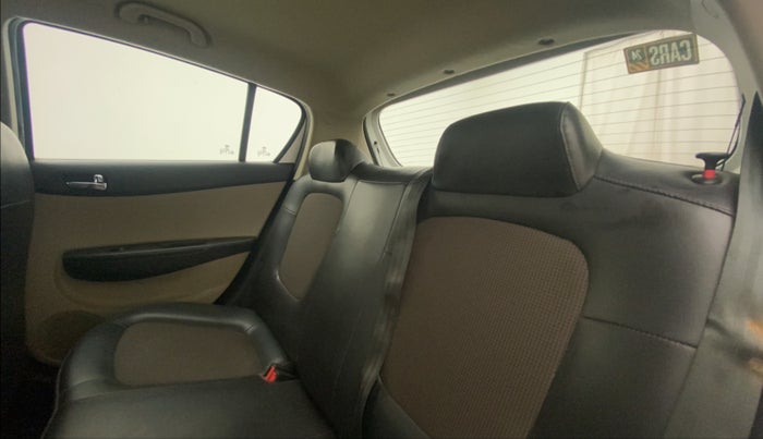 2012 Hyundai i20 MAGNA 1.2, Petrol, Manual, 54,639 km, Right Side Rear Door Cabin