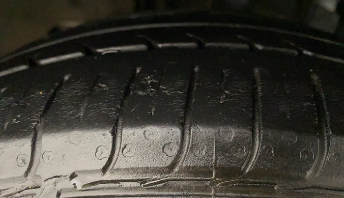 2017 Tata Tiago XM PETROL, Petrol, Manual, 82,750 km, Left Front Tyre Tread