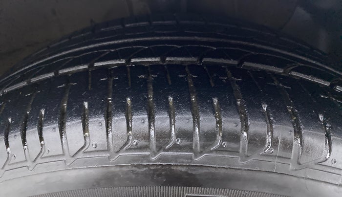 2018 Hyundai Verna 1.6 SX VTVT, Petrol, Manual, 68,474 km, Right Front Tyre Tread