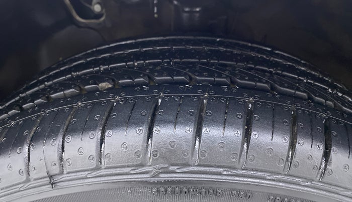 2018 Hyundai Verna 1.6 SX VTVT, Petrol, Manual, 68,474 km, Left Front Tyre Tread