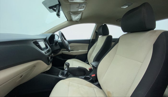 2018 Hyundai Verna 1.6 SX VTVT, Petrol, Manual, 68,474 km, Right Side Front Door Cabin