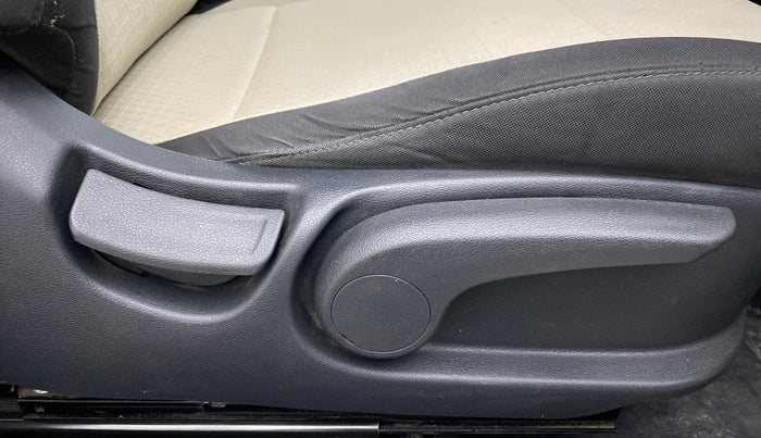 2018 Hyundai Verna 1.6 SX VTVT, Petrol, Manual, 68,474 km, Driver Side Adjustment Panel