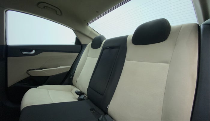 2018 Hyundai Verna 1.6 SX VTVT, Petrol, Manual, 68,474 km, Right Side Rear Door Cabin