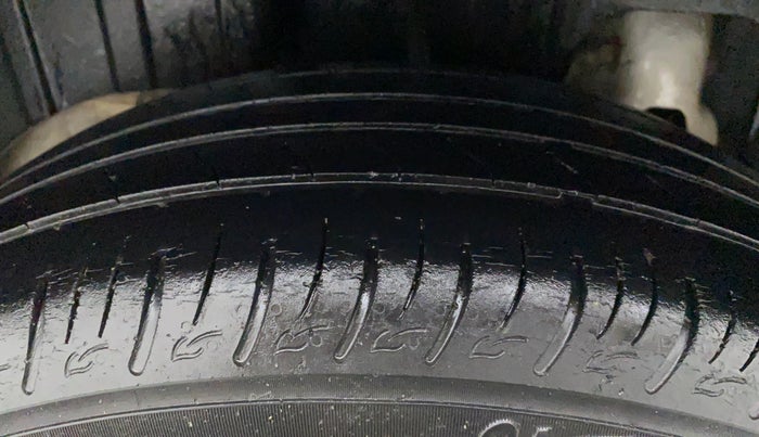 2019 Mahindra XUV300 W6 1.2 PETROL, Petrol, Manual, 58,334 km, Right Rear Tyre Tread