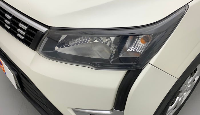 2019 Mahindra XUV300 W6 1.2 PETROL, Petrol, Manual, 58,334 km, Left headlight - Minor scratches