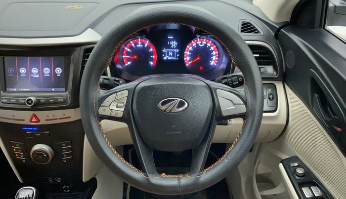 2019 Mahindra XUV300 W6 1.2 PETROL, Petrol, Manual, 58,334 km, Steering Wheel Close Up