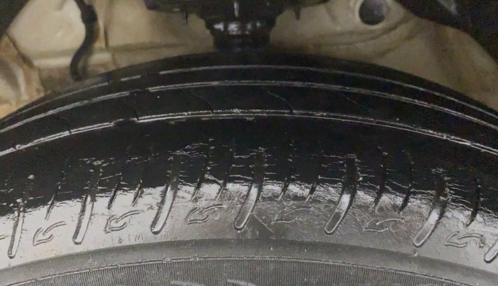 2019 Mahindra XUV300 W6 1.2 PETROL, Petrol, Manual, 58,334 km, Left Front Tyre Tread