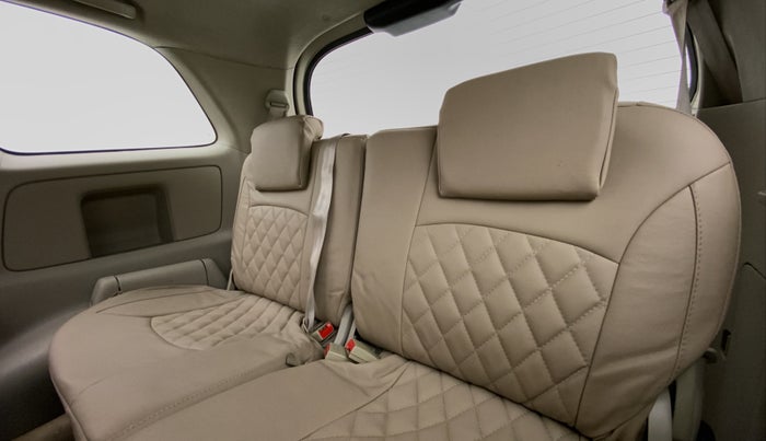 2012 Toyota Innova 2.5 GX 8 STR BS IV, Diesel, Manual, 1,70,571 km, Third Seat Row ( optional )