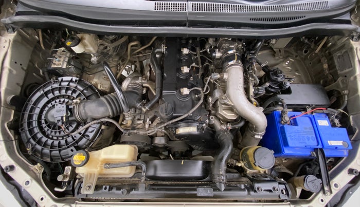 2012 Toyota Innova 2.5 GX 8 STR BS IV, Diesel, Manual, 1,70,571 km, Open Bonet