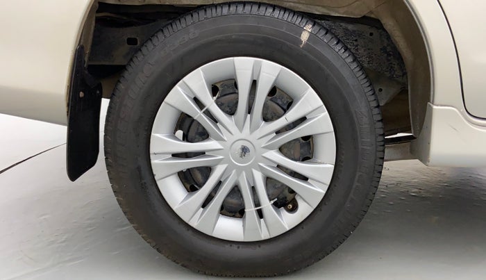 2012 Toyota Innova 2.5 GX 8 STR BS IV, Diesel, Manual, 1,70,571 km, Right Rear Wheel