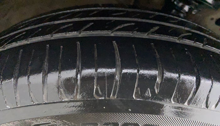 2015 Maruti Wagon R 1.0 VXI, Petrol, Manual, 39,581 km, Right Rear Tyre Tread