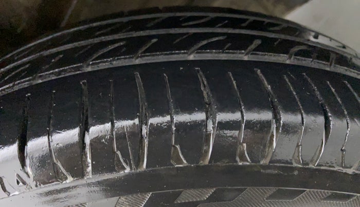 2015 Maruti Wagon R 1.0 VXI, Petrol, Manual, 39,581 km, Left Rear Tyre Tread