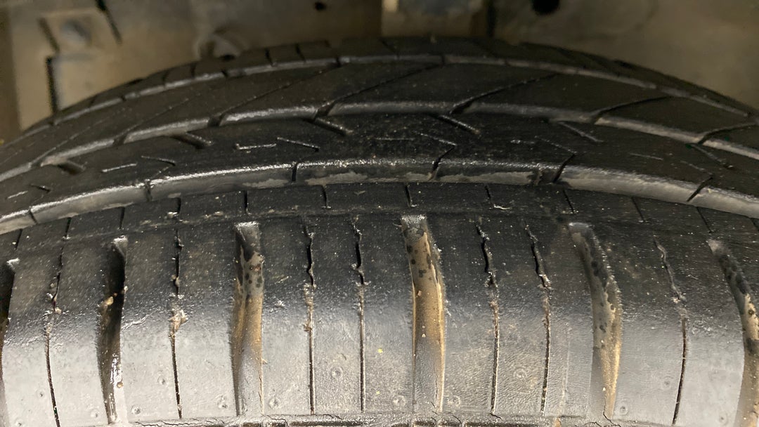 Left Front Tyre Tread