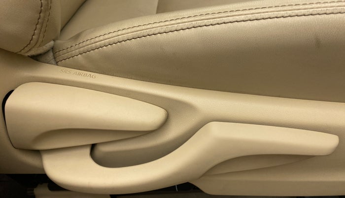 2019 Toyota YARIS V CVT, Petrol, Automatic, 34,863 km, Driver Side Adjustment Panel