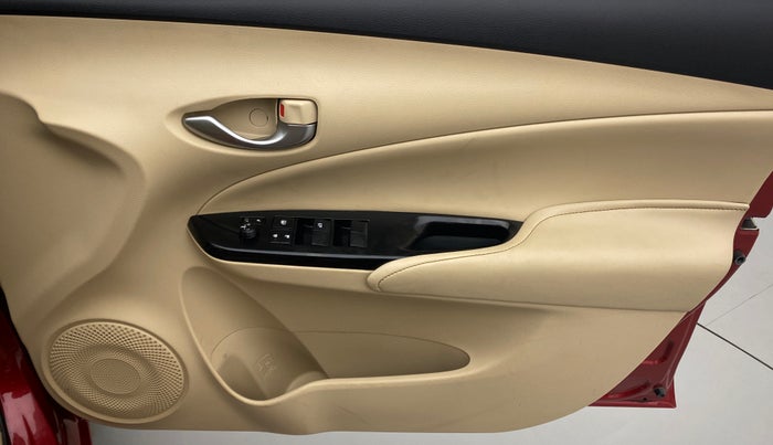 2019 Toyota YARIS V CVT, Petrol, Automatic, 34,863 km, Driver Side Door Panels Control