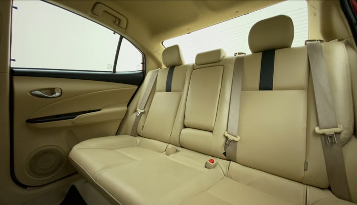 2019 Toyota YARIS V CVT, Petrol, Automatic, 34,863 km, Right Side Rear Door Cabin