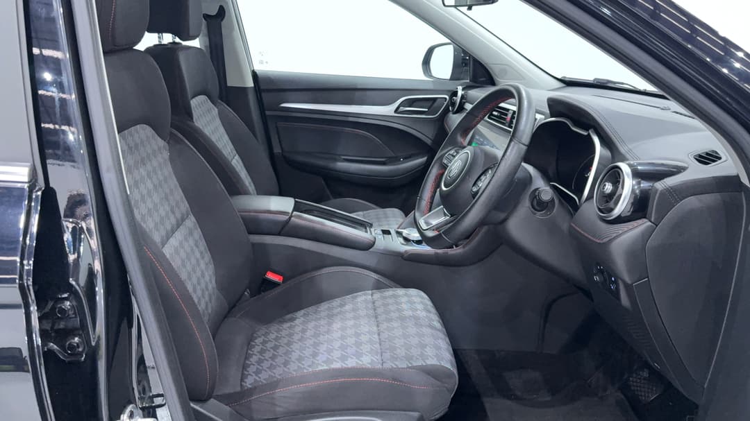 2023 MG ZS EV Excite, Automatic, 35817 km, Right Side Front Door Cabin View