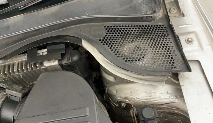 2018 Skoda Rapid AMBITION 1.5 TDI AT, Diesel, Automatic, 92,475 km, Bonnet (hood) - Cowl vent panel has minor damage