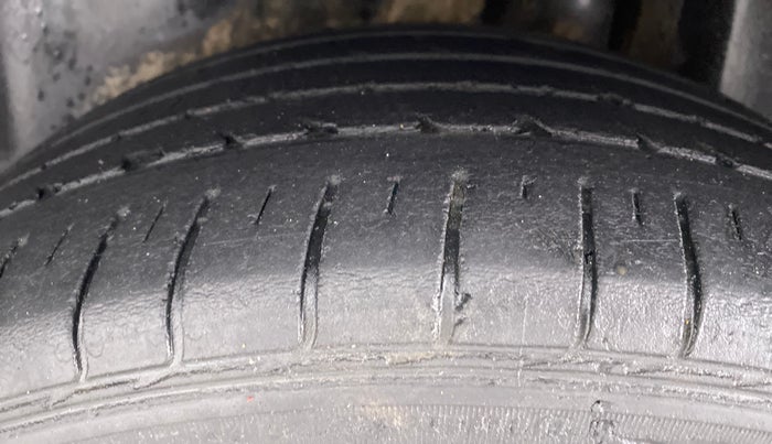 2018 Maruti Ciaz 1.4 S, Petrol, Manual, 54,898 km, Left Rear Tyre Tread