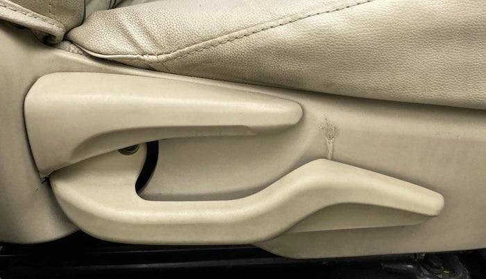 2017 Toyota Etios GD, Diesel, Manual, 55,260 km, Driver Side Adjustment Panel