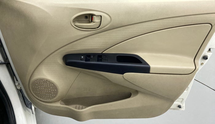 2017 Toyota Etios GD, Diesel, Manual, 55,260 km, Driver Side Door Panels Control