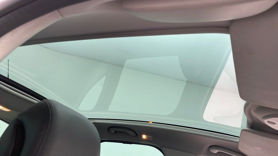 Interior Sunroof/Moonroof