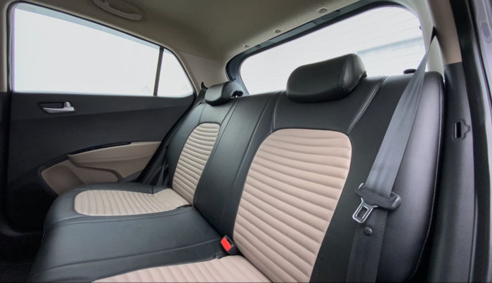 2017 Hyundai Grand i10 ASTA 1.2 CRDI, Diesel, Manual, 34,464 km, Right Side Door Cabin View
