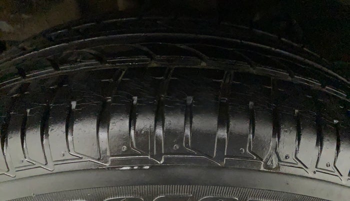2017 Tata Tiago XZA PETROL, Petrol, Automatic, 15,905 km, Right Front Tyre Tread