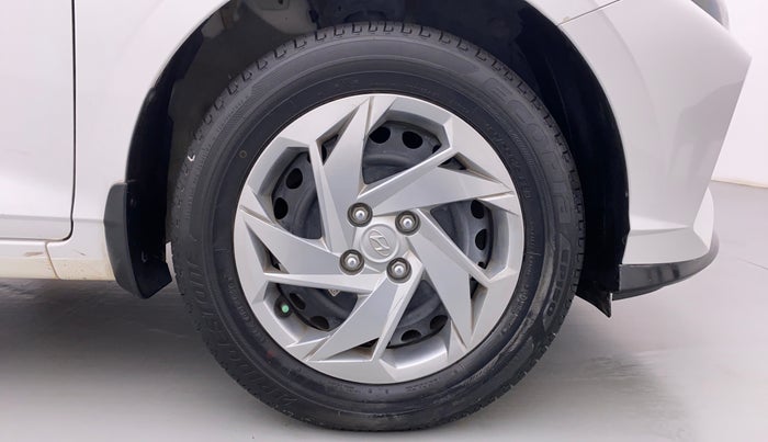 2021 Hyundai NEW I20 MAGNA 1.2 MT, Petrol, Manual, 20,278 km, Right Front Wheel