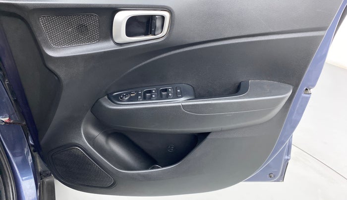 2021 Hyundai VENUE S 1.2, Petrol, Manual, 19,301 km, Driver Side Door Panels Control