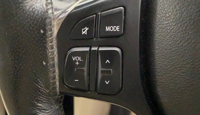 2019 Maruti Ciaz ALPHA DIESEL 1.5, Diesel, Manual, 1,22,864 km, Steering wheel - Sound system control not functional