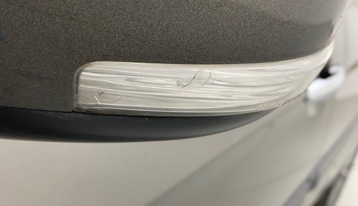 2019 Maruti Ciaz ALPHA DIESEL 1.5, Diesel, Manual, 1,22,864 km, Left rear-view mirror - Indicator light has minor damage