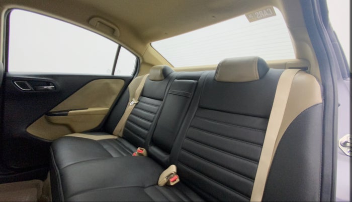 2017 Honda City 1.5L I-VTEC V MT, Petrol, Manual, 22,410 km, Right Side Rear Door Cabin