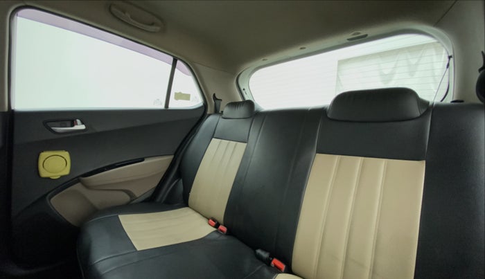 2016 Hyundai Grand i10 SPORTZ 1.1 CRDI, Diesel, Manual, 63,248 km, Right Side Rear Door Cabin