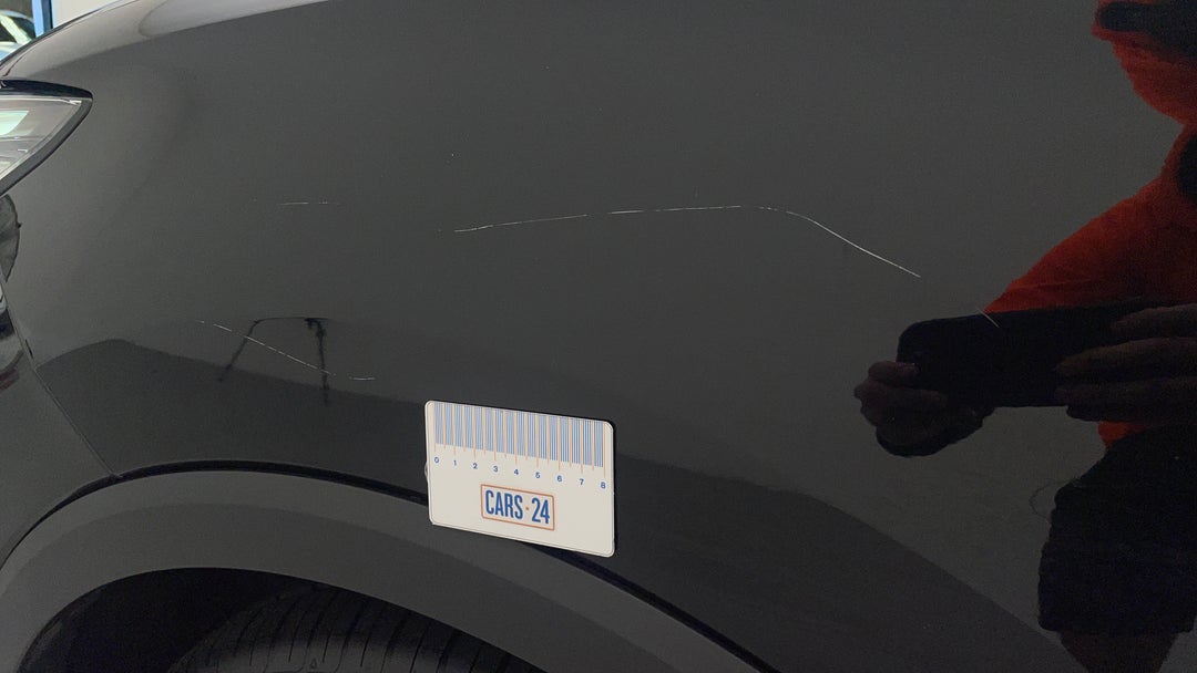 Quarter Panel Front LHS Guard Scratch