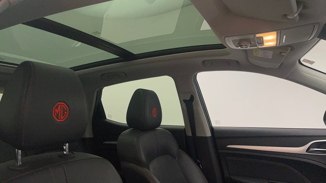 Interior Sunroof/Moonroof