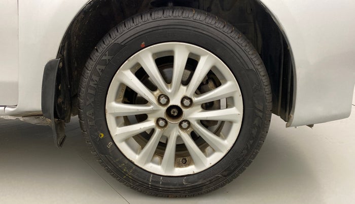 2013 Toyota Etios Liva V, Petrol, Manual, 46,214 km, Right Front Wheel